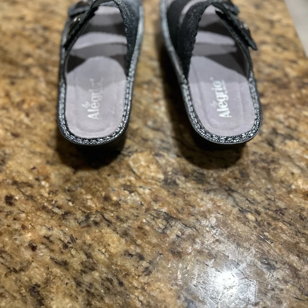 NEW Alegria Sandra Silver Pewter Lace Slide Wedge Sandals Size 38/US 7.5 - Picture 4 of 9